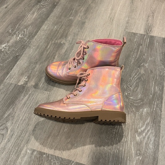 Women’s Pink iridescent boots - Picture 1 of 9